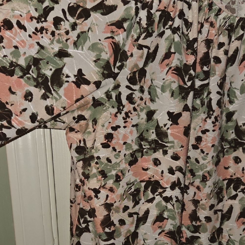Croft & Barrow Neutral Patterned Blouse - Picture 3 of 3